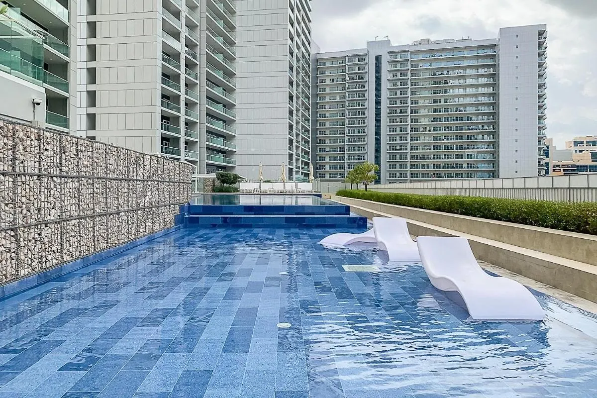 Frank Porter - Vera Residence Dubai Apartment